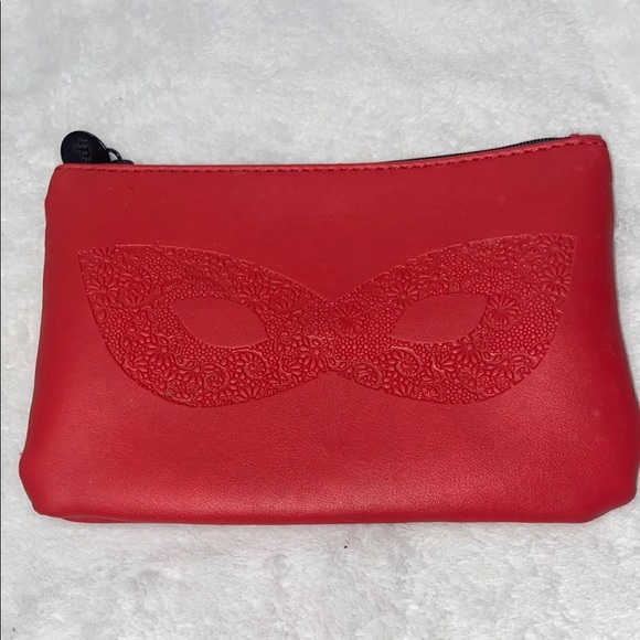 Red Ipsy Glam Bag with Mask the February edition - Picture 1 of 7
